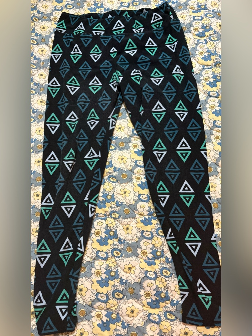 LuLaRoe women’s plus size tall & curvy printed leggings READ